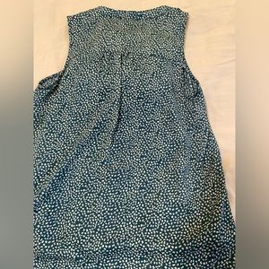 Gibson Dark Green and Cream Patterned Blouse, Size Medium